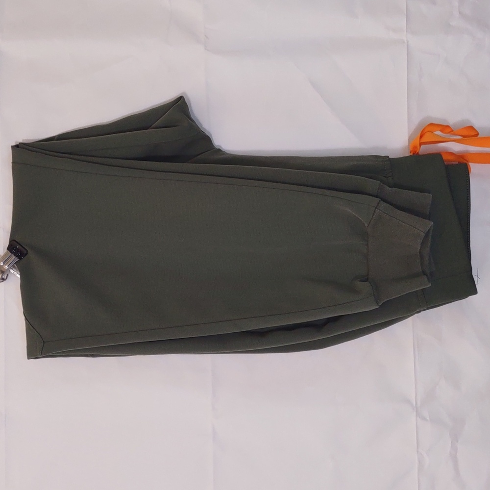Figs High Waisted Zamora Jogger - Moss - Picture 9 of 12